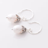 E852 - 925 silver and freshwater pearl earrings