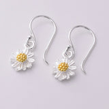 E756 - 925 Silver daisy earrings
