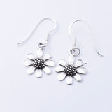 E882 - 925 silver daisy earrings