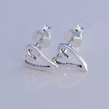 S521 - Silver Heart stud earrings